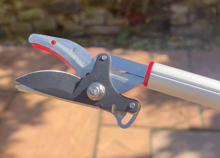Spear & Jackson 8201LR Razorsharp Telescopic Bypass Easy Reach Pruner, Extendable Pruning Scissors Perfect for Cutting Plants and Trees
