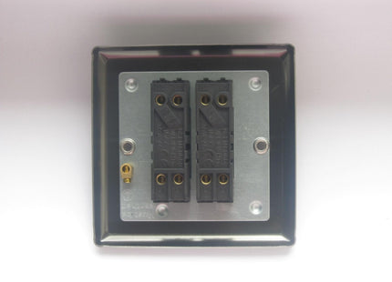 Varilight 2-Gang 10A Intermediate Toggle Switch