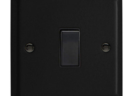 Varilight Urban Matt Black 1-Gang 10 Amp Intermediate Switch Metal Rocker,White,91x91x25mm