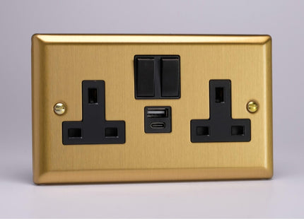 Varilight 2-Gang 13A Single Pole Switched Socket With 1X Usb A & 1X Usb C Charging Ports