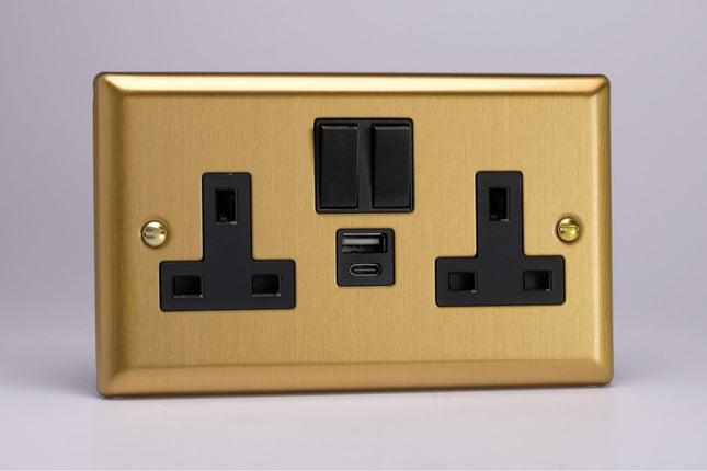 Varilight 2-Gang 13A Single Pole Switched Socket With 1X Usb A & 1X Usb C Charging Ports