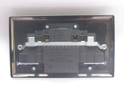 Varilight 2-Gang 13A Single Pole Switched Socket + 2X5v Dc 2100Ma Usb Charging Ports 