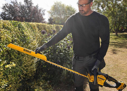 DeWalt XR Hedge Trimmer 18V 610mm Blade, 5.0Ah Li-Ion - DCMHT567P1-GB - Ideal for Garden Care