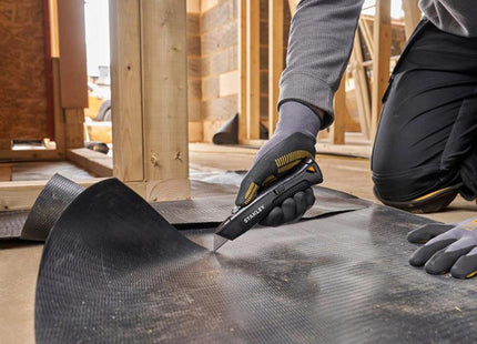 Stanley Hand Tools Heavy Duty Retractable Trade Knife (Black)
