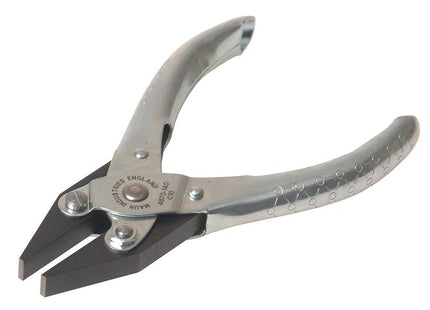 Maun Flat Nose Pliers Smooth Jaw 140Mm (5.1/2In)
