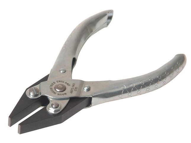 Maun Flat Nose Pliers Smooth Jaw 140Mm (5.1/2In)